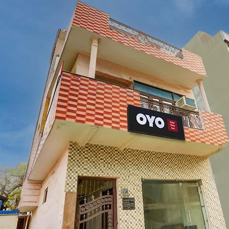 Hotel O Thirty Inns Нойда Экстерьер фото