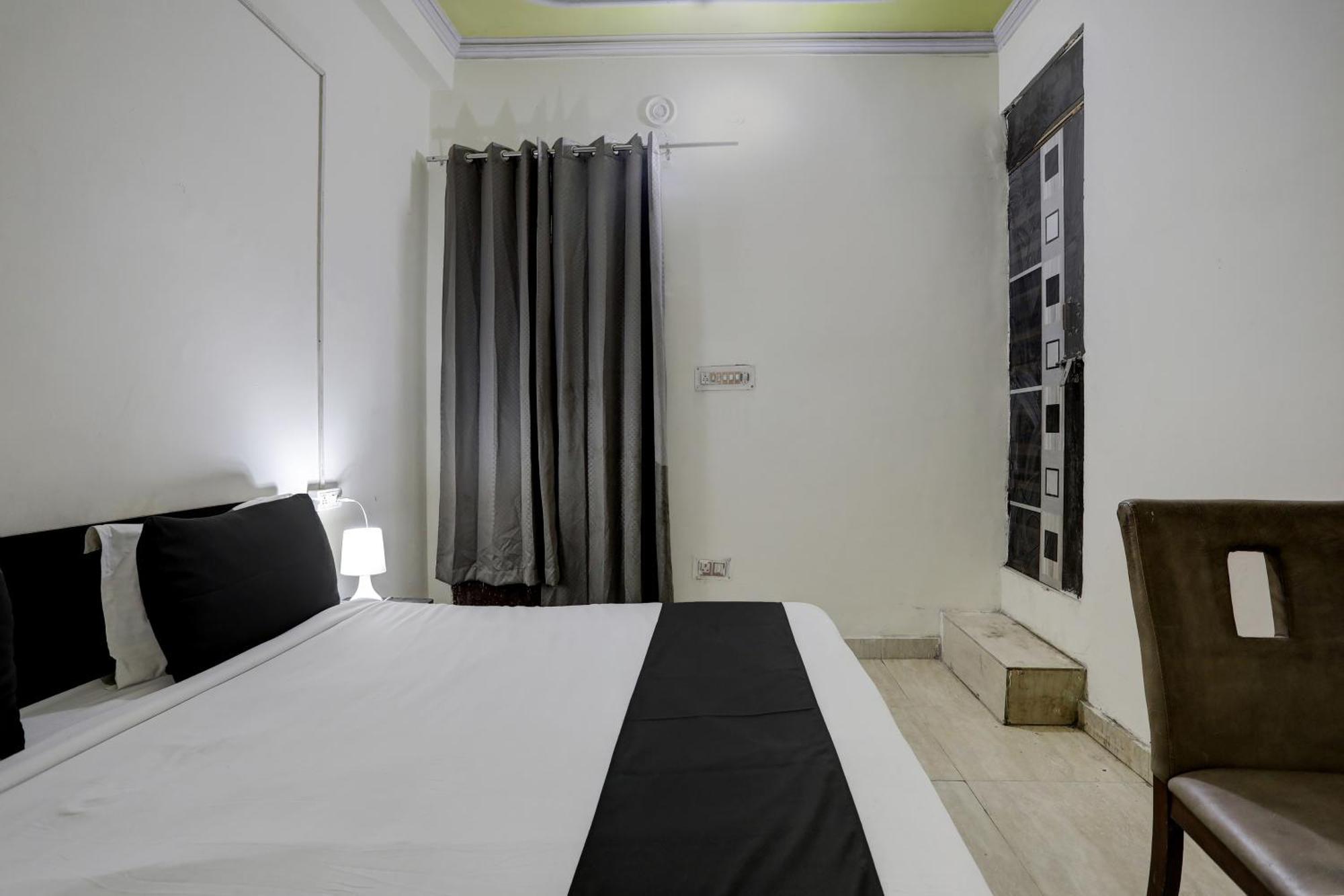 Hotel O Thirty Inns Нойда Экстерьер фото